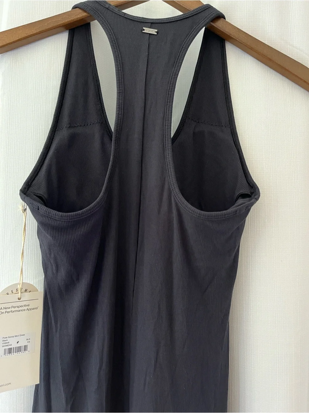 Vuori sleek black